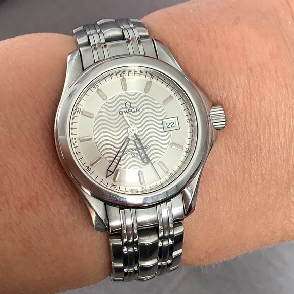 Beautiful ladies OMEGA -SWISS made watch ❤️‍?❤️‍?❤️‍? main image 4